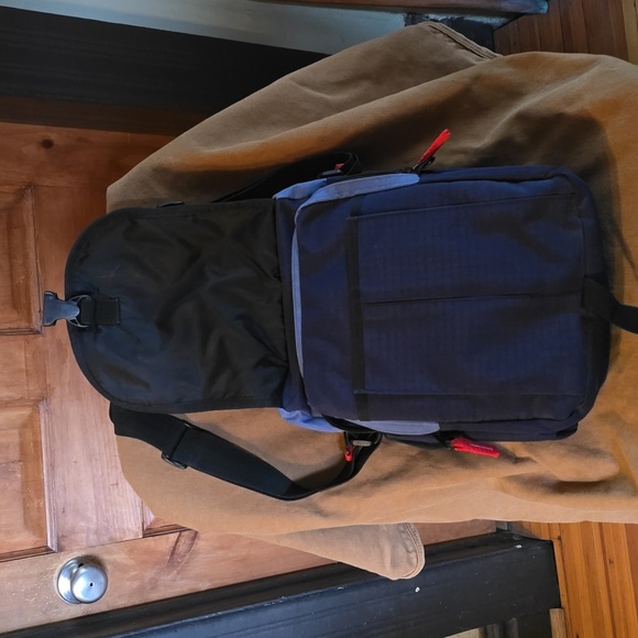 Roots 2002 Olympic large crossbody bag - Picture 2 of 5